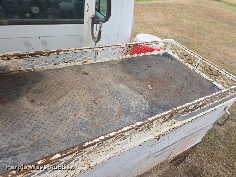 image for item DQ5152 2000 International 4800 digger derrick truck