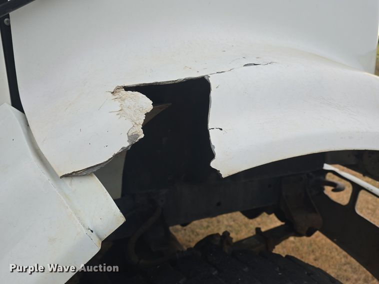 image for item DQ5152 2000 International 4800 digger derrick truck