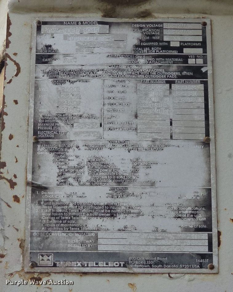 image for item DQ5152 2000 International 4800 digger derrick truck