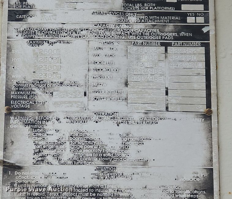 image for item DQ5152 2000 International 4800 digger derrick truck