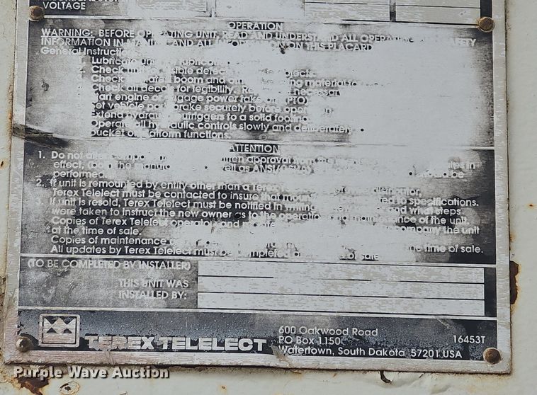 image for item DQ5152 2000 International 4800 digger derrick truck