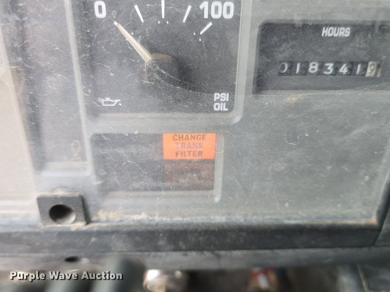 image for item DQ5152 2000 International 4800 digger derrick truck