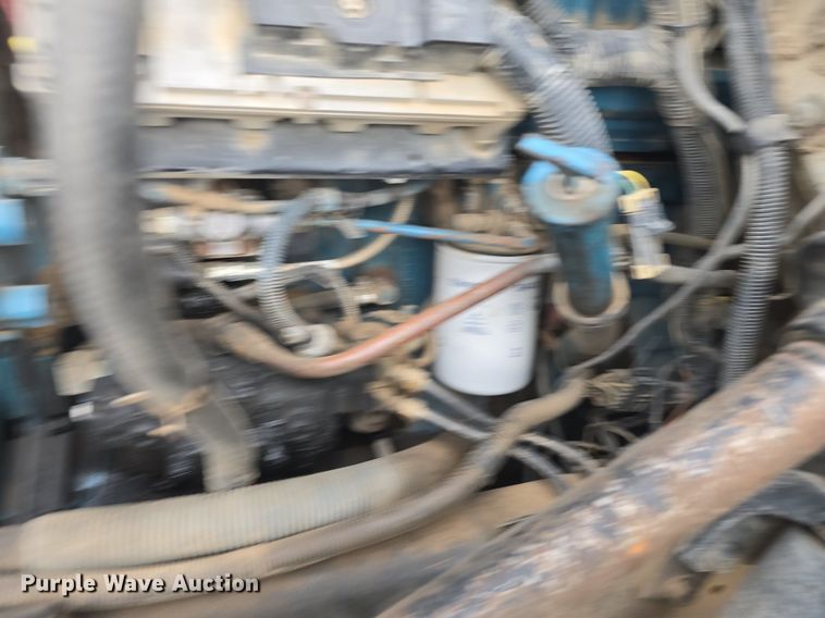 image for item DQ5152 2000 International 4800 digger derrick truck