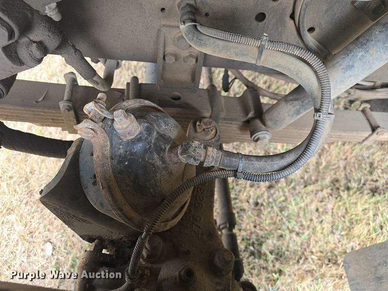 image for item DQ5152 2000 International 4800 digger derrick truck