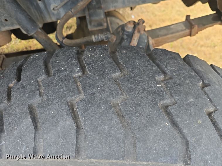 image for item DQ5152 2000 International 4800 digger derrick truck