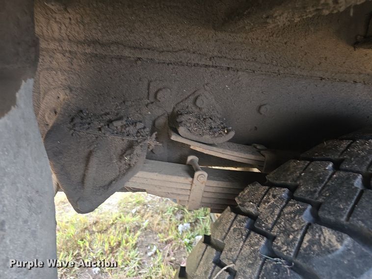 image for item DQ5152 2000 International 4800 digger derrick truck