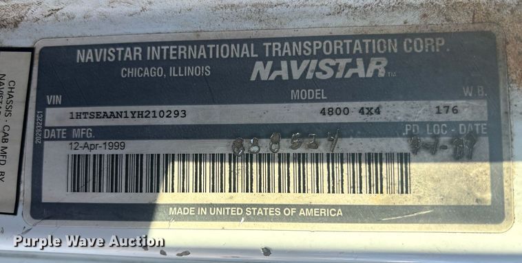 image for item DQ5152 2000 International 4800 digger derrick truck