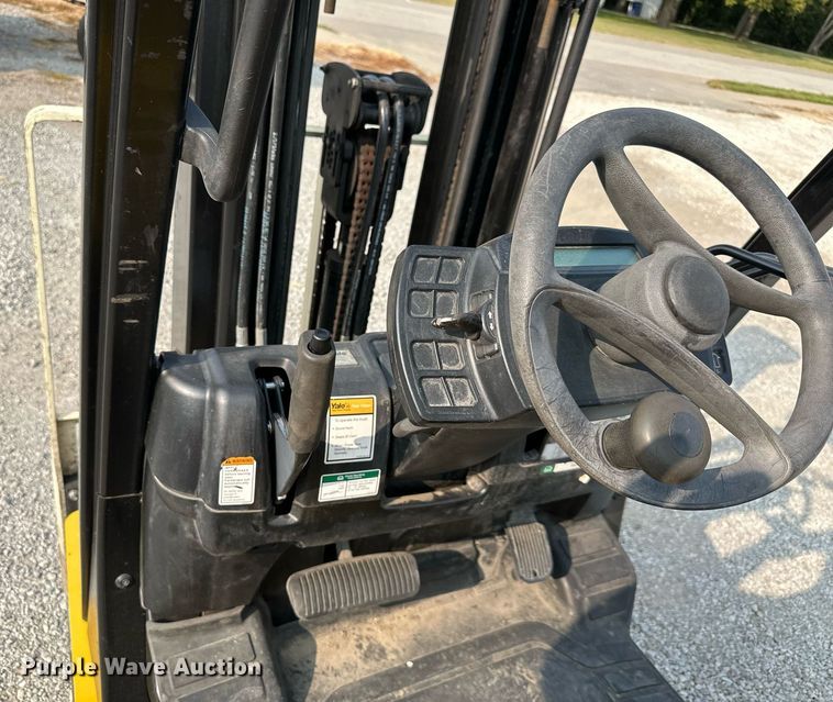 image for item DR2588 Yale GLC050VXNESE083 forklift