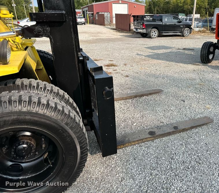 image for item DR2589 Wiggins  WG156YPT2 forklift