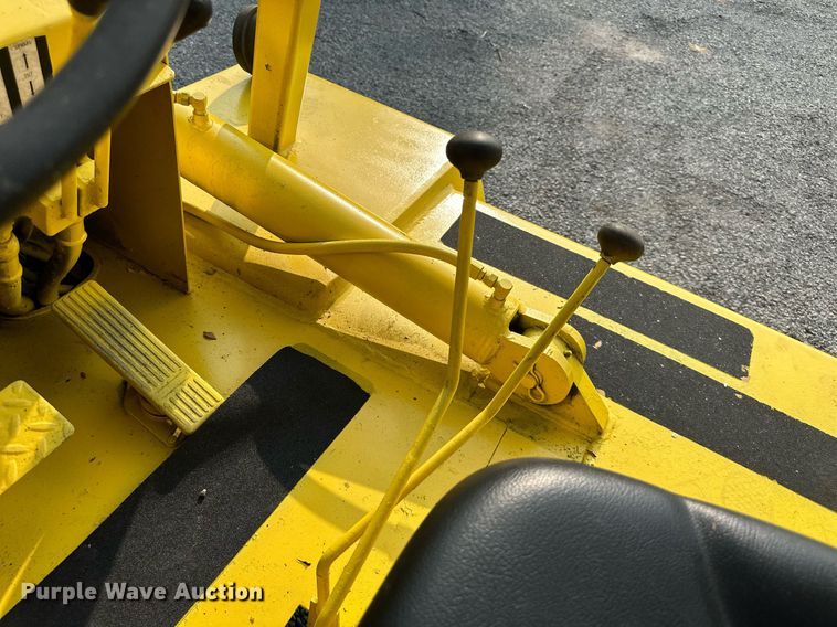 image for item DR2589 Wiggins  WG156YPT2 forklift