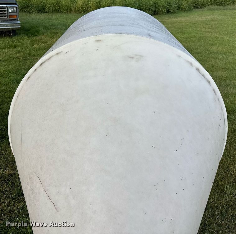 image for item DR2633 (2) poly bulk feed tanks 