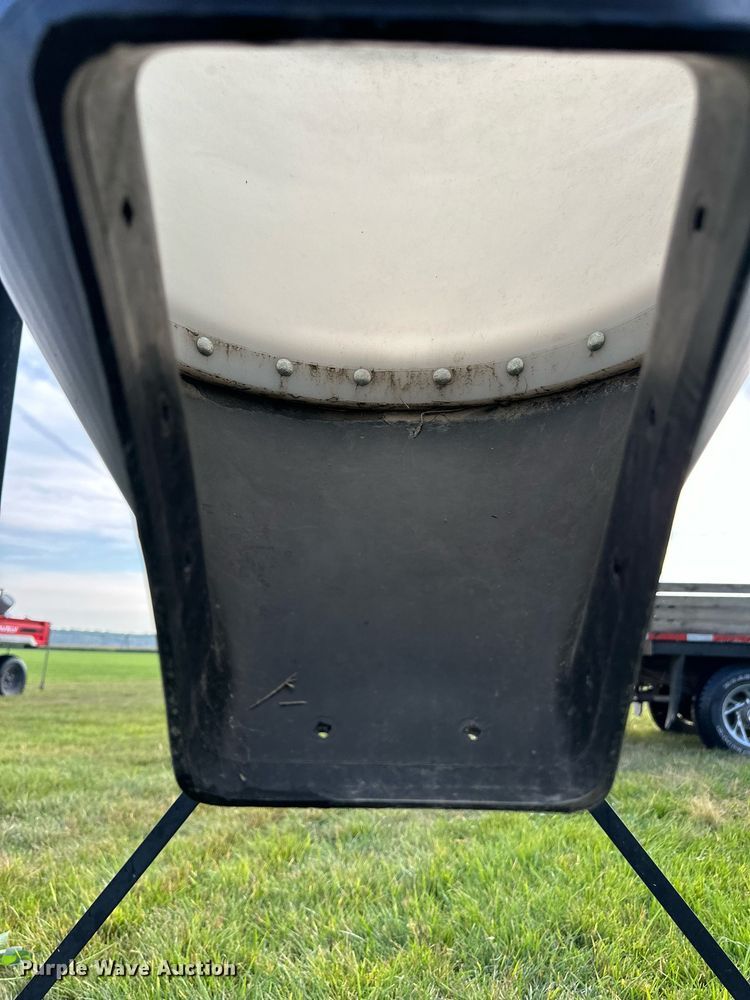 image for item DR2633 (2) poly bulk feed tanks 