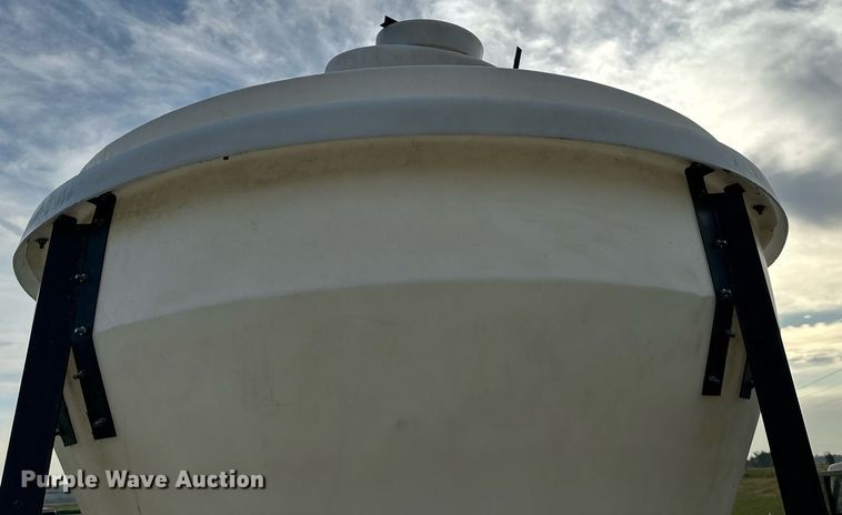 image for item DR2633 (2) poly bulk feed tanks 