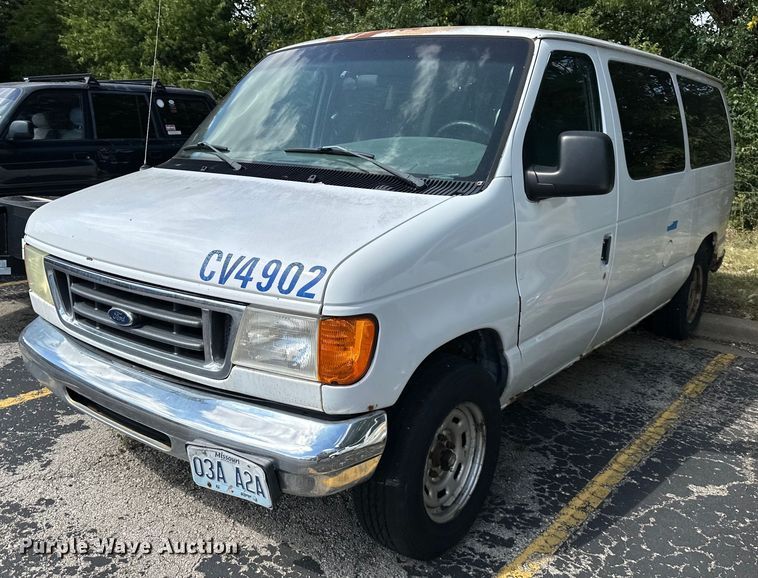 image for item DR2641 2004 Ford E150 XLT van