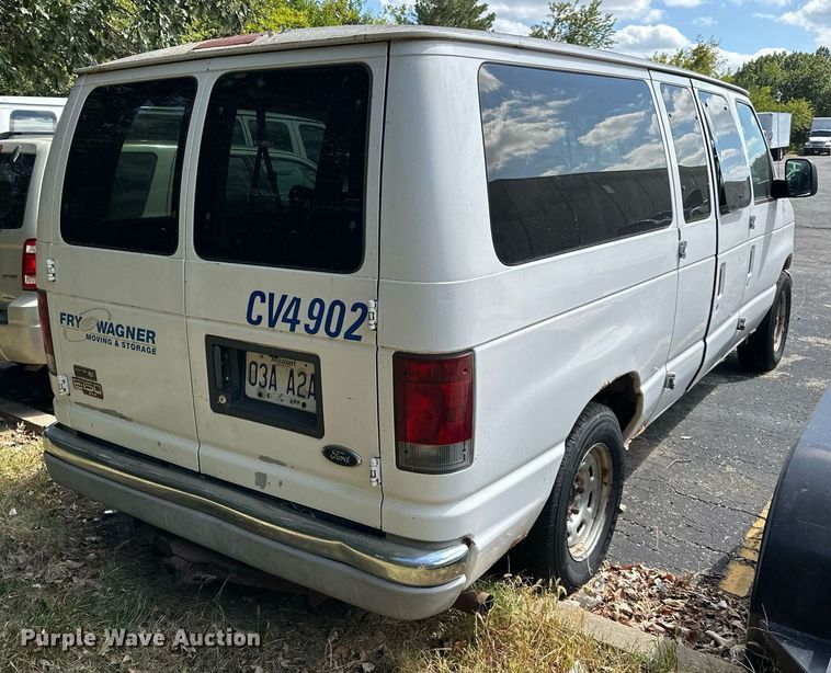 image for item DR2641 2004 Ford E150 XLT van