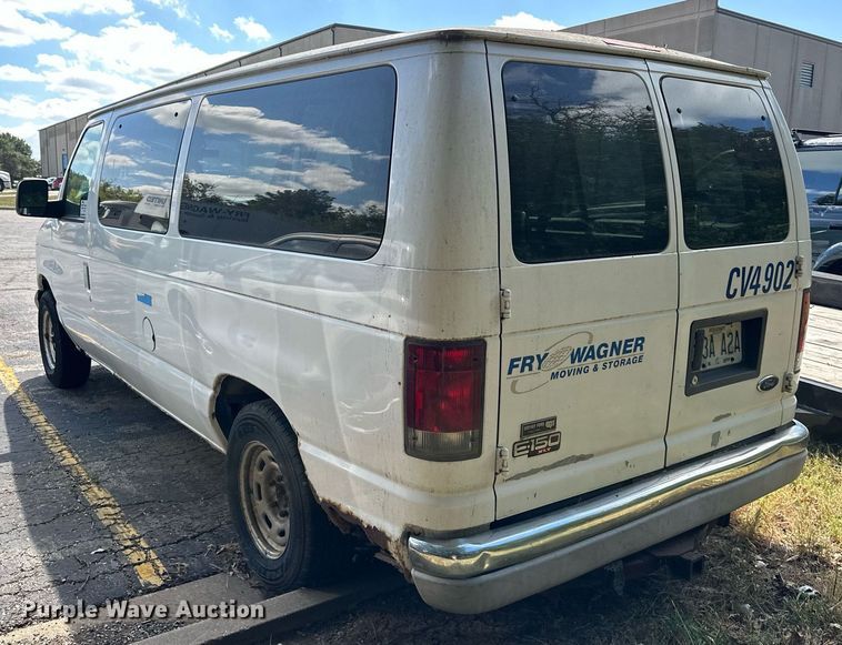 image for item DR2641 2004 Ford E150 XLT van
