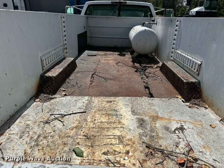 image for item DR2643 1998 Chevrolet  K3500 utility bed pickup truck