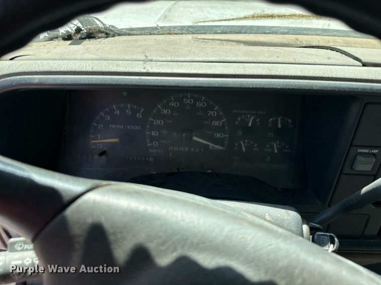 image for item DR2643 1998 Chevrolet  K3500 utility bed pickup truck