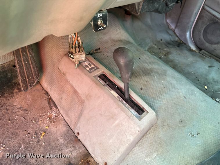 image for item DR2643 1998 Chevrolet  K3500 utility bed pickup truck