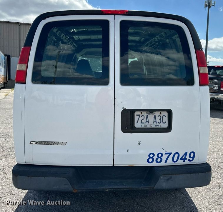 image for item DR2646 2008 Chevrolet  Express 2500  van