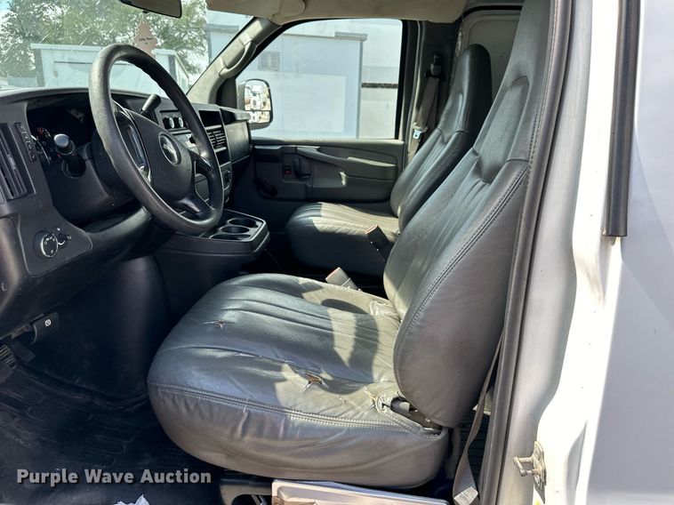 image for item DR2646 2008 Chevrolet  Express 2500  van