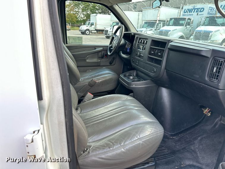 image for item DR2646 2008 Chevrolet  Express 2500  van