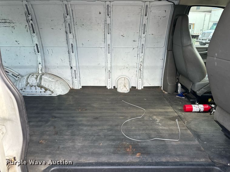 image for item DR2646 2008 Chevrolet  Express 2500  van