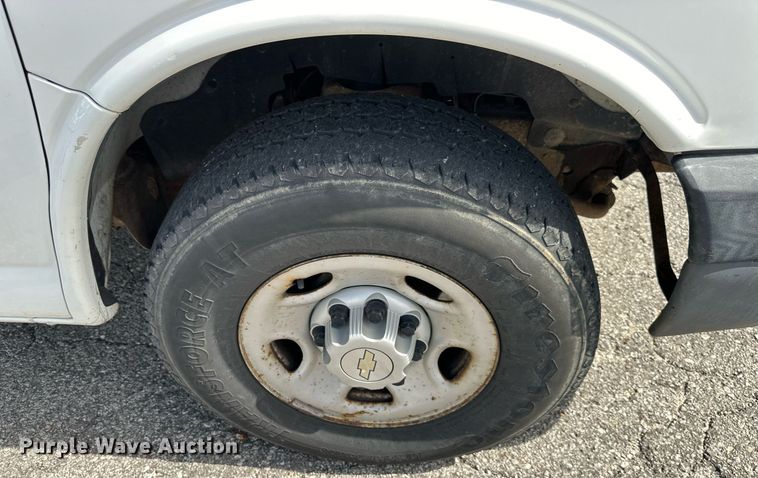 image for item DR2646 2008 Chevrolet  Express 2500  van