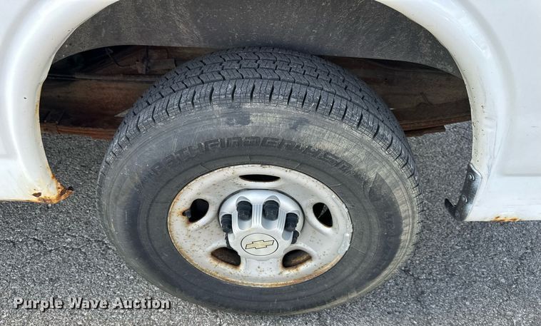 image for item DR2646 2008 Chevrolet  Express 2500  van