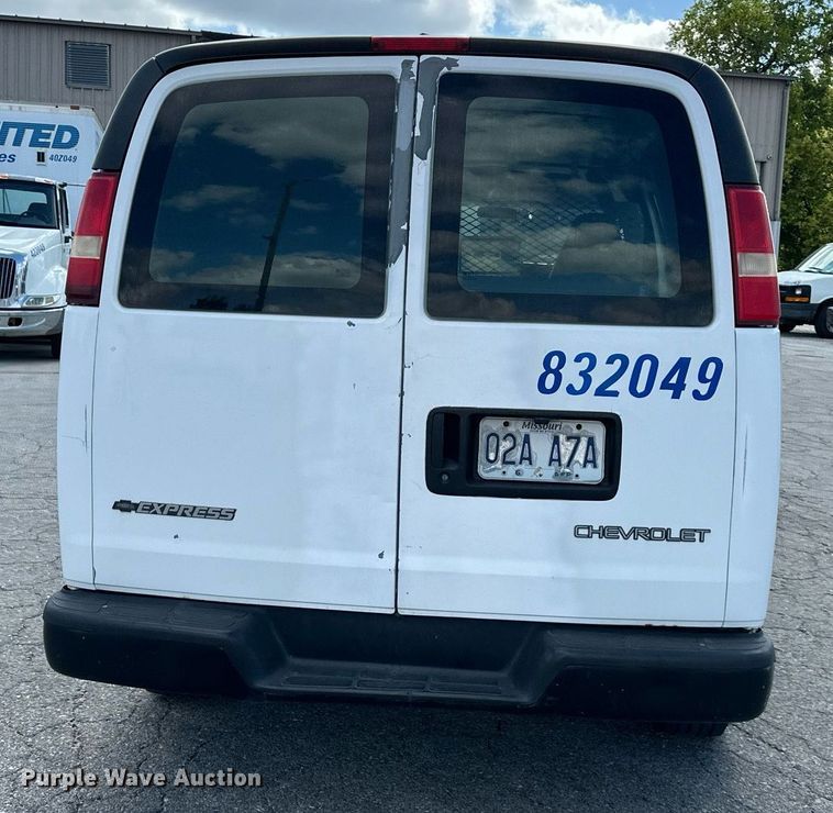 image for item DR2647 2006 Chevrolet  Express 2500 van