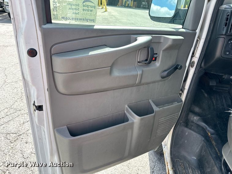 image for item DR2647 2006 Chevrolet  Express 2500 van