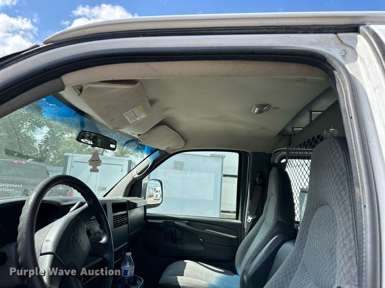 image for item DR2647 2006 Chevrolet  Express 2500 van