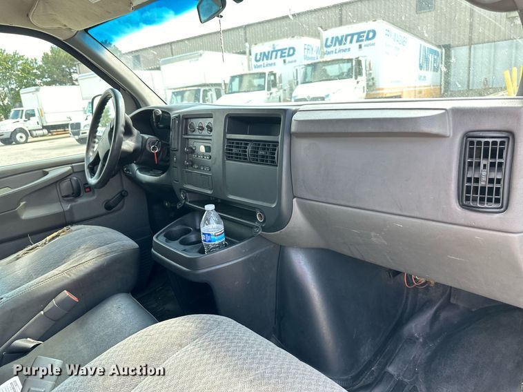 image for item DR2647 2006 Chevrolet  Express 2500 van