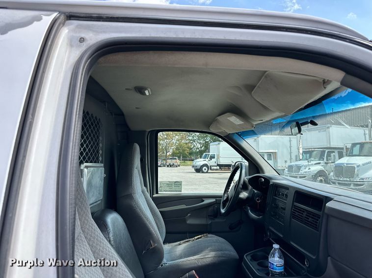 image for item DR2647 2006 Chevrolet  Express 2500 van