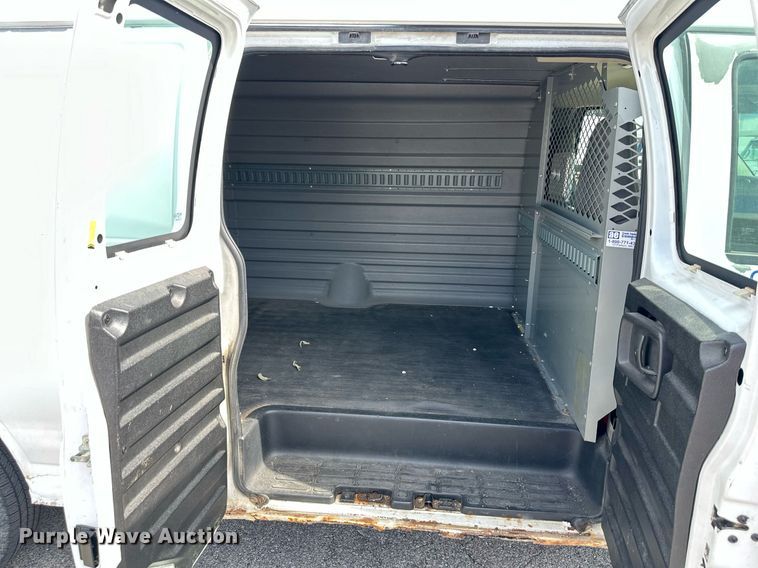 image for item DR2647 2006 Chevrolet  Express 2500 van