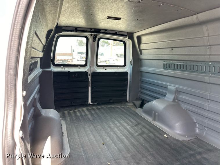 image for item DR2647 2006 Chevrolet  Express 2500 van