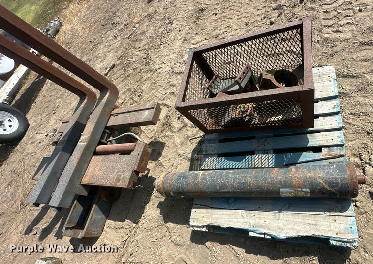 image for item DR2670 Forklift mast 