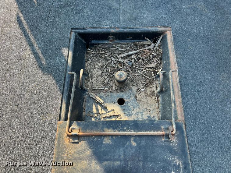 image for item DS3118 2017 Ford F450 Super Duty XLT bale bed truck