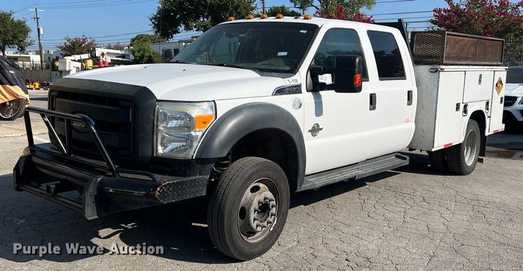 image for item DS3121 2015 Ford F450 Super Duty XLT Crew Cab utility / service truck
