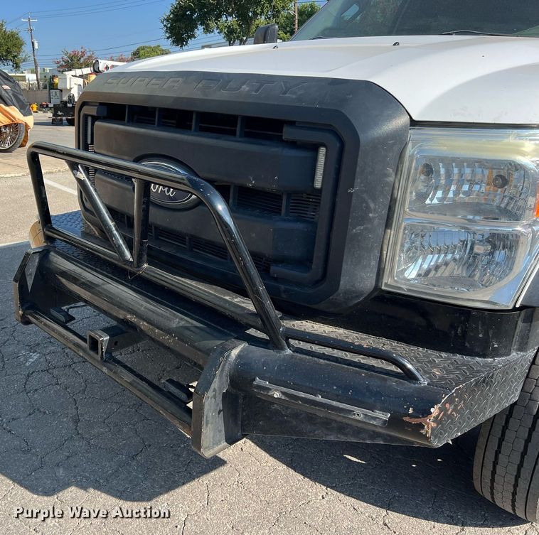 image for item DS3121 2015 Ford F450 Super Duty XLT Crew Cab utility / service truck