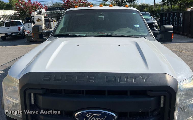 image for item DS3121 2015 Ford F450 Super Duty XLT Crew Cab utility / service truck