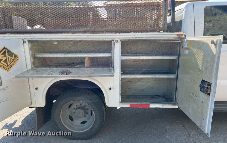 image for item DS3121 2015 Ford F450 Super Duty XLT Crew Cab utility / service truck