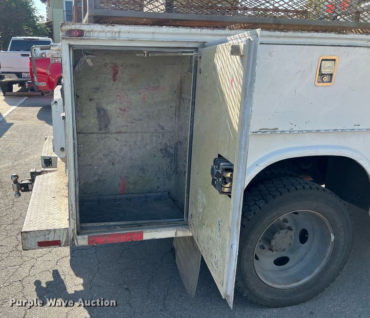 image for item DS3121 2015 Ford F450 Super Duty XLT Crew Cab utility / service truck