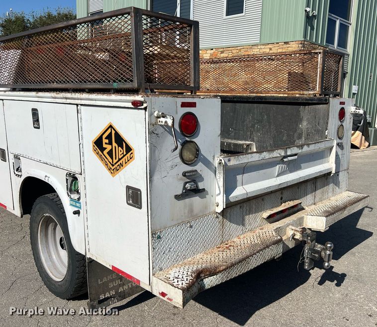 image for item DS3121 2015 Ford F450 Super Duty XLT Crew Cab utility / service truck