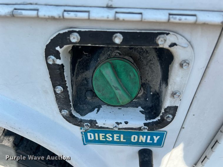 image for item DS3121 2015 Ford F450 Super Duty XLT Crew Cab utility / service truck