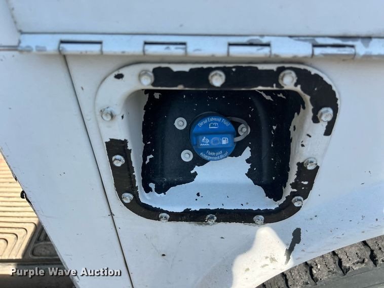 image for item DS3121 2015 Ford F450 Super Duty XLT Crew Cab utility / service truck