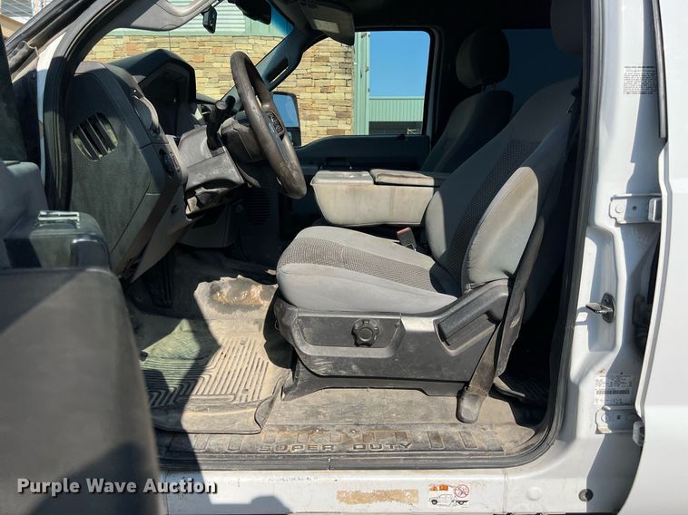 image for item DS3121 2015 Ford F450 Super Duty XLT Crew Cab utility / service truck