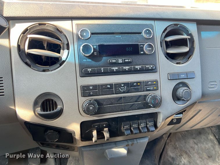 image for item DS3121 2015 Ford F450 Super Duty XLT Crew Cab utility / service truck