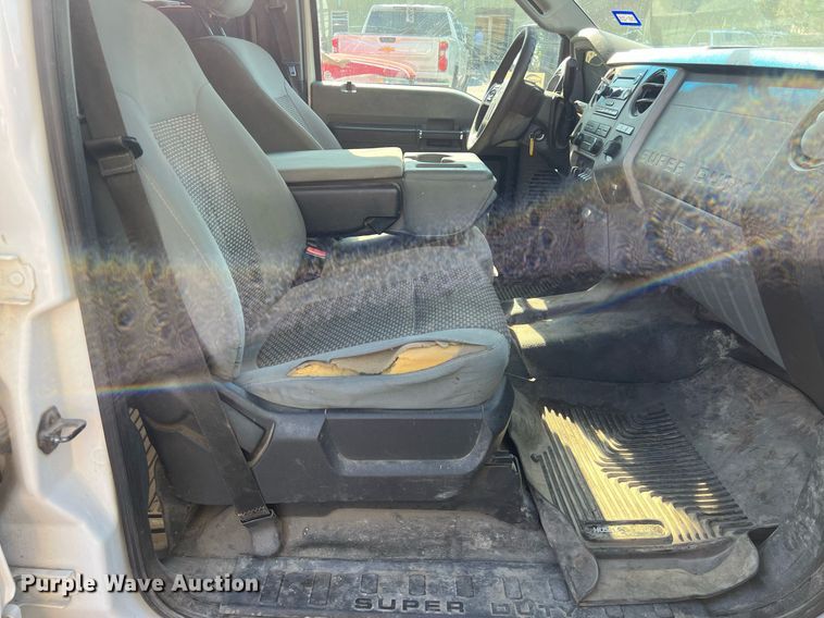 image for item DS3121 2015 Ford F450 Super Duty XLT Crew Cab utility / service truck