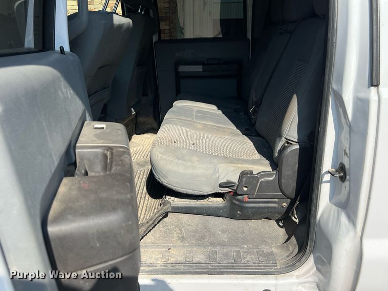 image for item DS3121 2015 Ford F450 Super Duty XLT Crew Cab utility / service truck